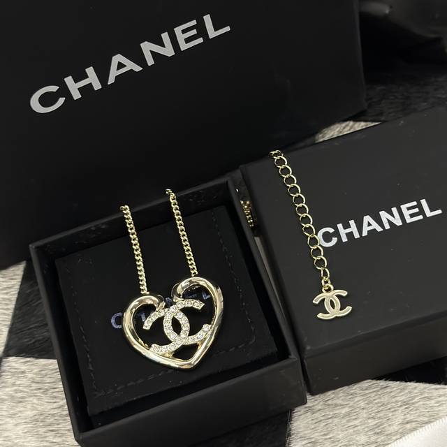 Chanel 小香 23C 大号爱心 双c 项链 精选原版一致黄铜材质 甜美少女心泛滥 项链